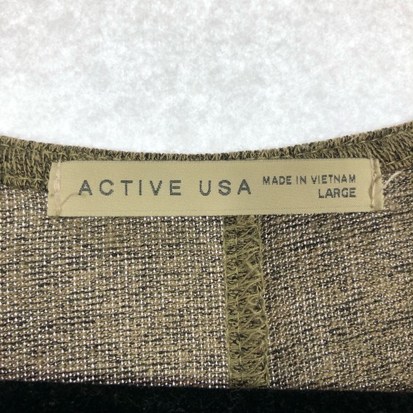 3/$25 Active USA long sleeve size large v neck - Picture 4 of 6